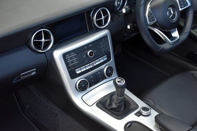 2025 Mercedes-benz Slc