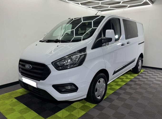 2025 Ford Transit Custom