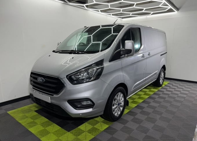 2025 Ford Transit Custom