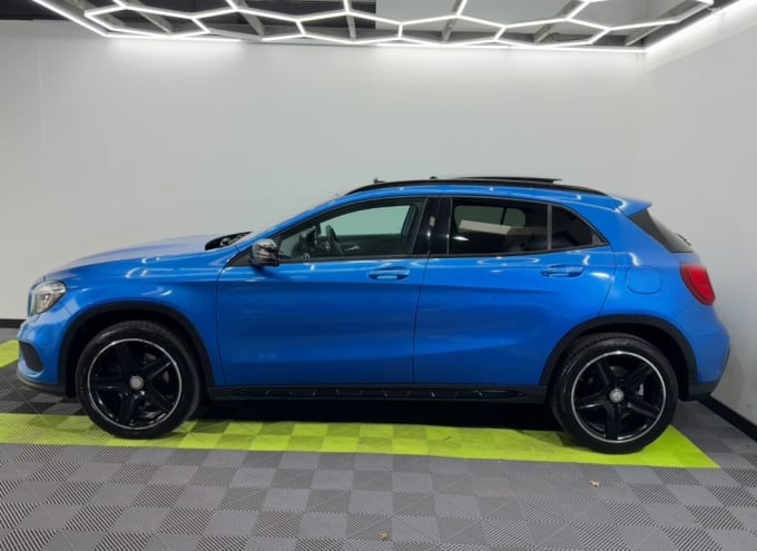 2025 Mercedes-benz Gla220