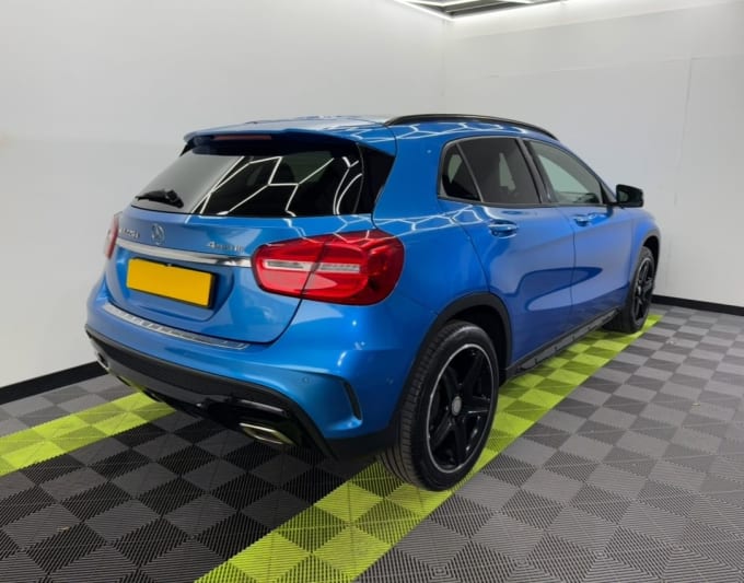 2025 Mercedes-benz Gla220