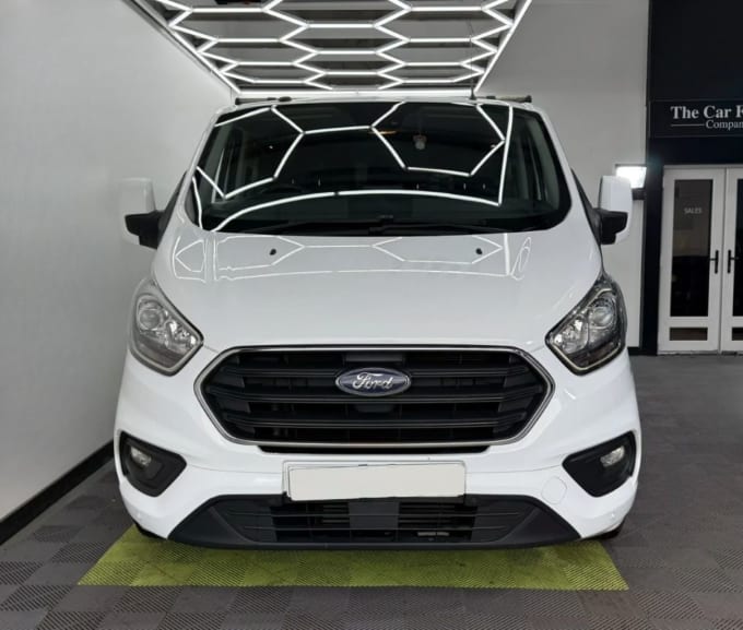 2025 Ford Transit Custom