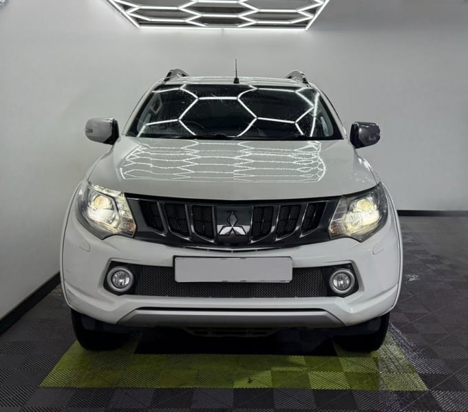 2025 Mitsubishi L200