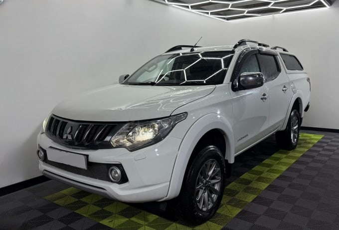 2025 Mitsubishi L200