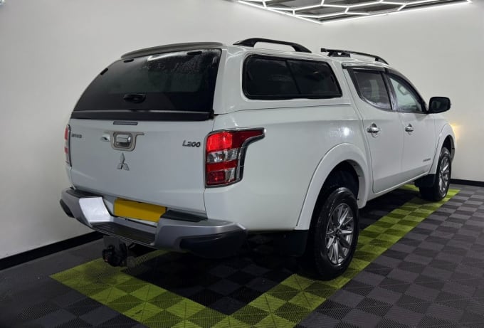 2025 Mitsubishi L200