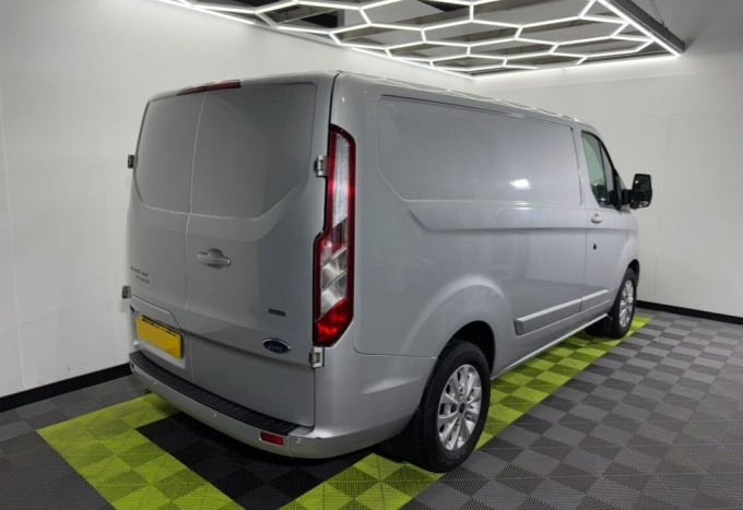 2025 Ford Transit Custom