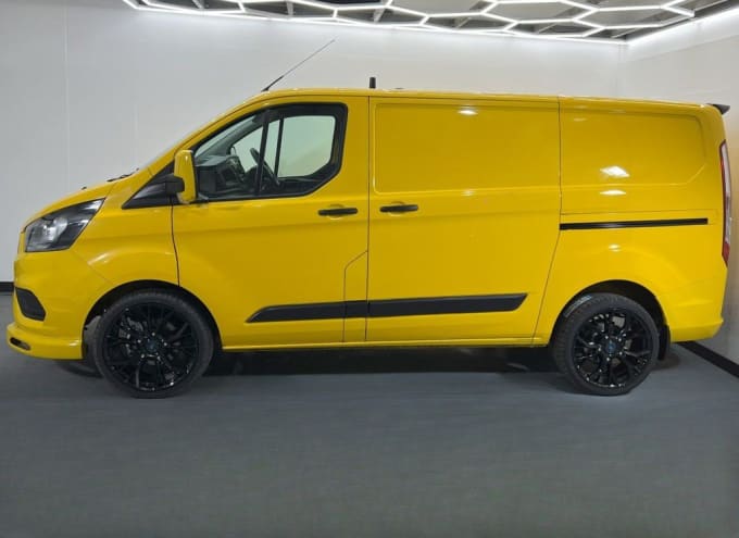 2025 Ford Transit Custom