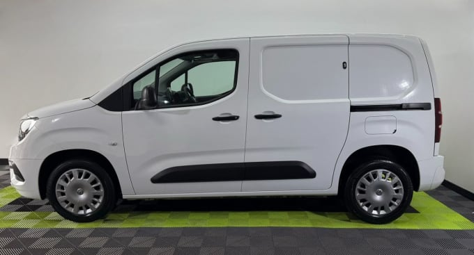 2025 Vauxhall Combo