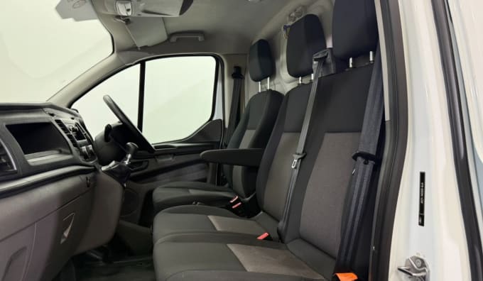 2025 Ford Transit Custom