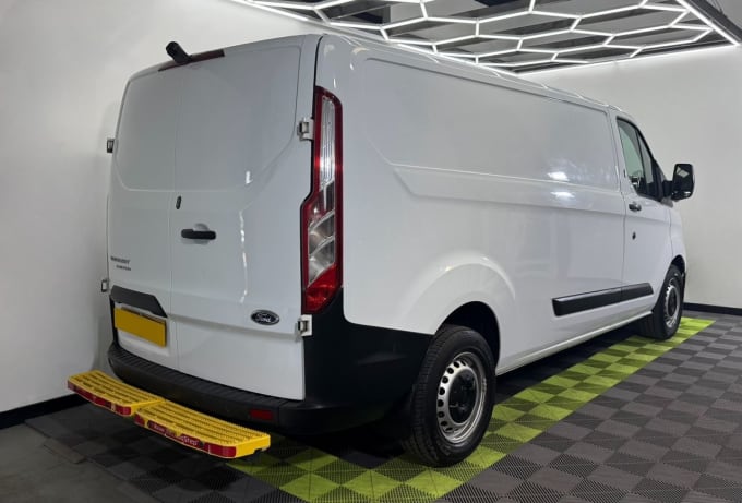 2025 Ford Transit Custom