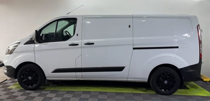 2025 Ford Transit Custom