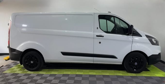 2025 Ford Transit Custom