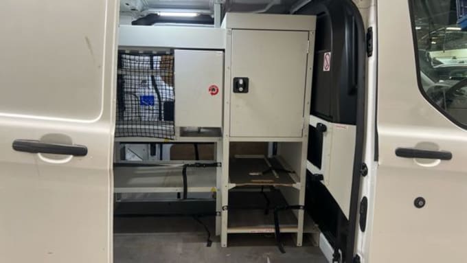 2025 Ford Transit Custom