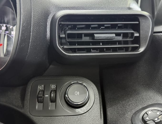 2025 Vauxhall Combo