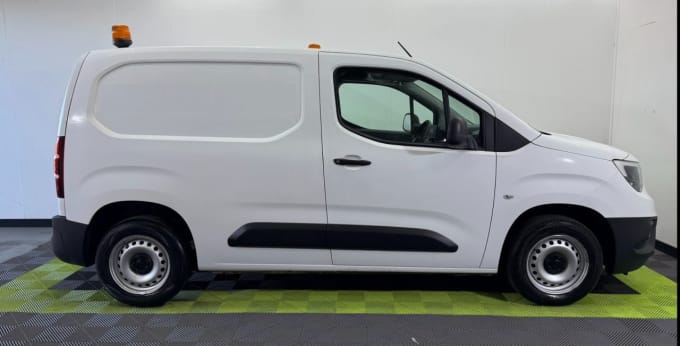 2025 Vauxhall Combo