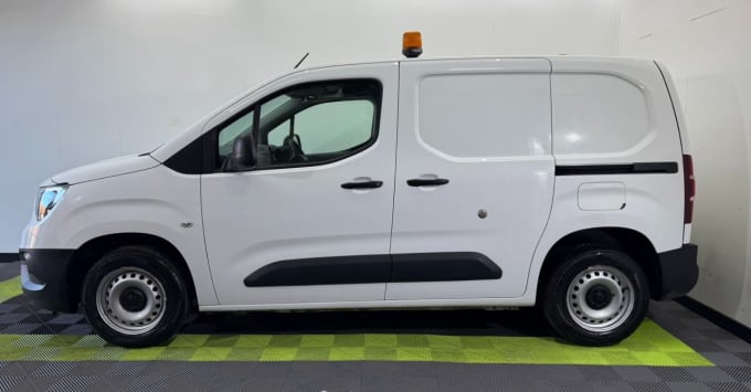 2025 Vauxhall Combo