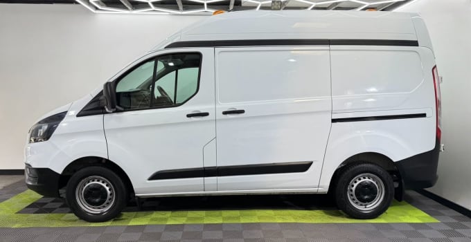 2025 Ford Transit Custom