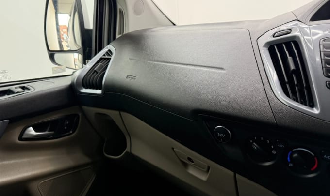 2025 Ford Transit Custom