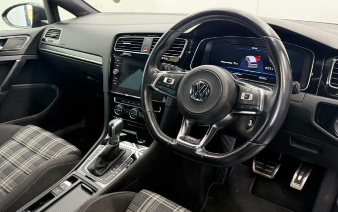 2025 Volkswagen Golf