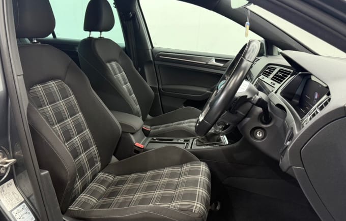 2025 Volkswagen Golf
