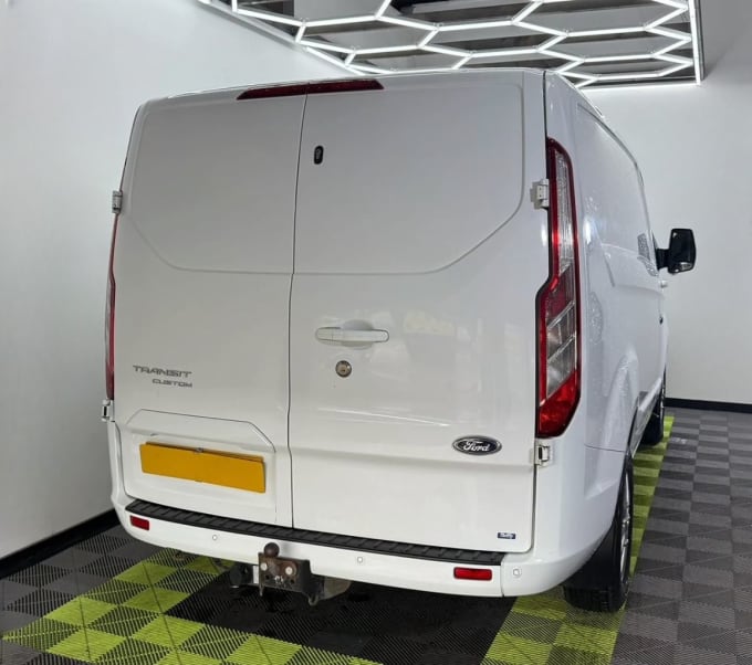 2025 Ford Transit Custom