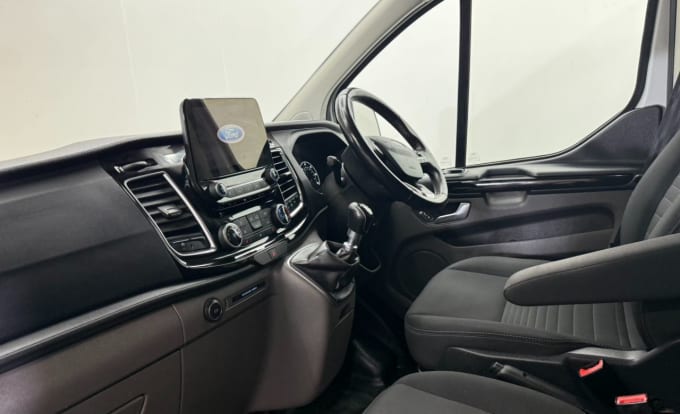 2025 Ford Transit Custom