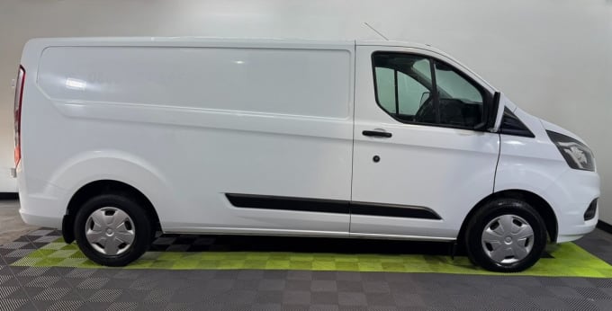 2025 Ford Transit Custom