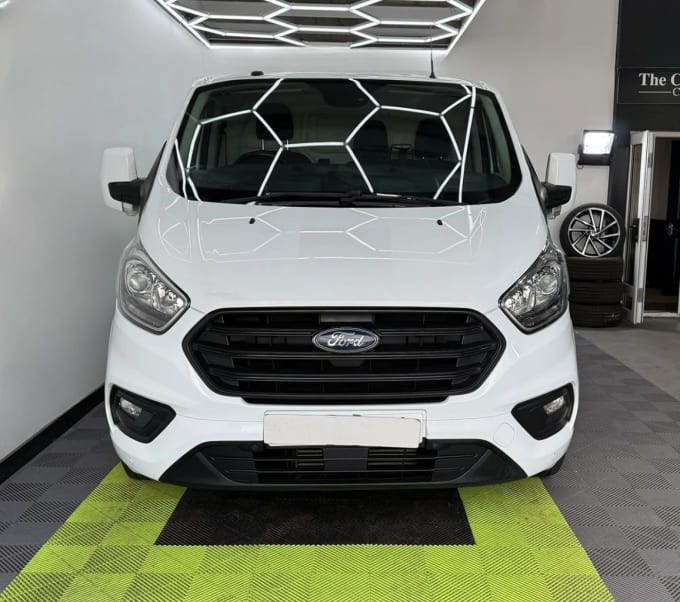 2025 Ford Transit Custom