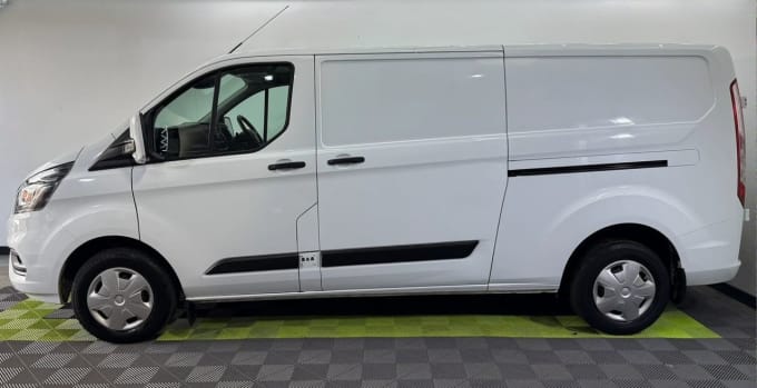 2025 Ford Transit Custom
