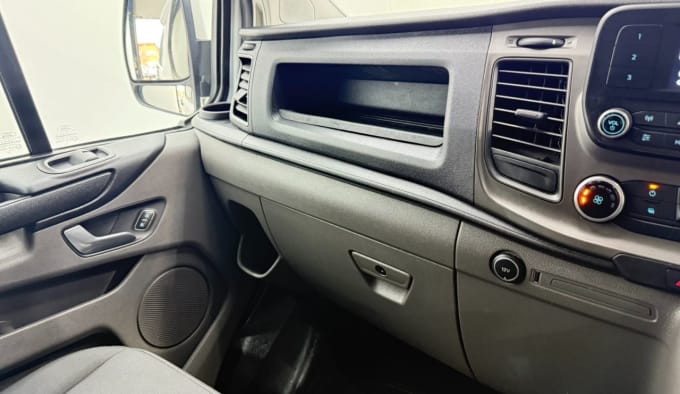 2025 Ford Transit Custom