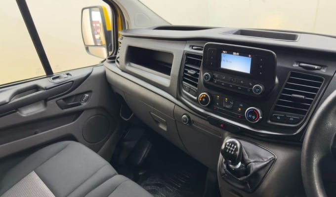 2025 Ford Transit Custom