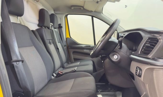 2025 Ford Transit Custom