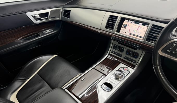 2025 Jaguar Xf