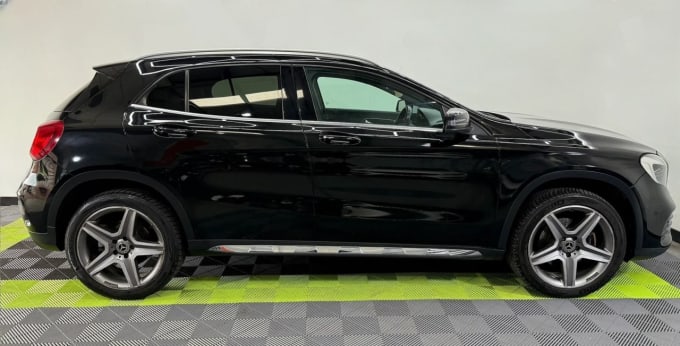 2025 Mercedes-benz 180
