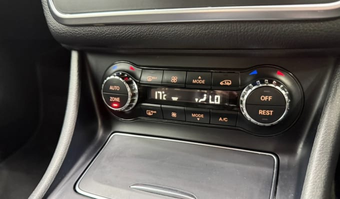 2025 Mercedes-benz 180