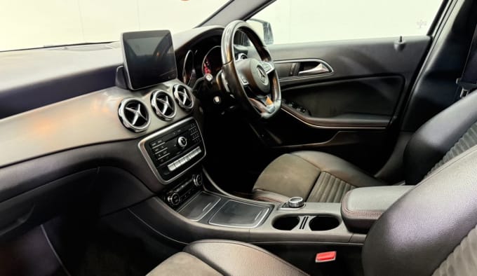 2025 Mercedes-benz 180