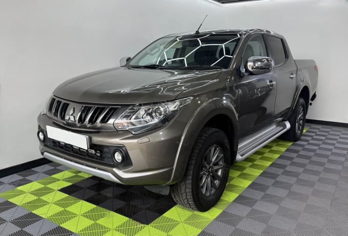 2025 Mitsubishi L200