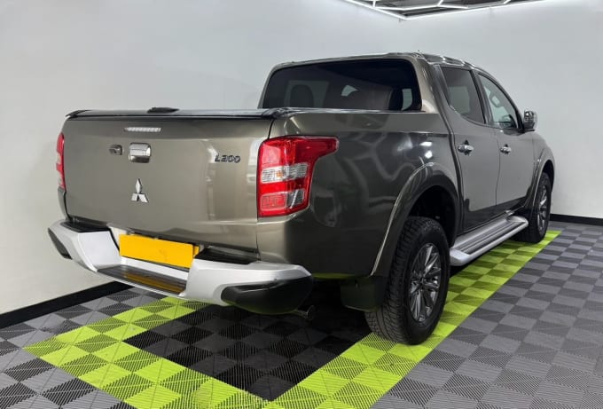 2025 Mitsubishi L200