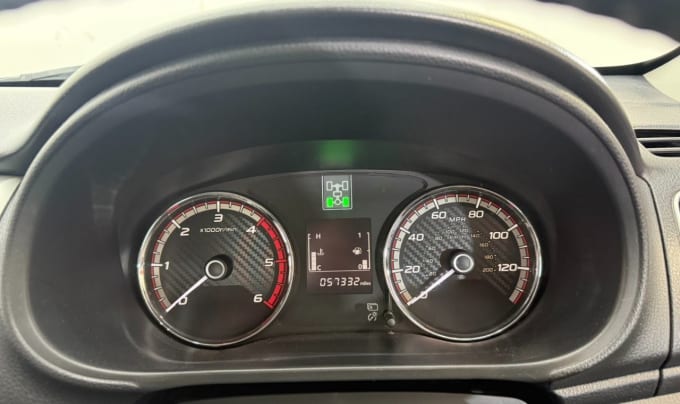 2025 Mitsubishi L200