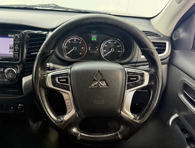 2025 Mitsubishi L200
