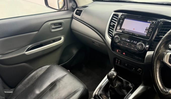 2025 Mitsubishi L200