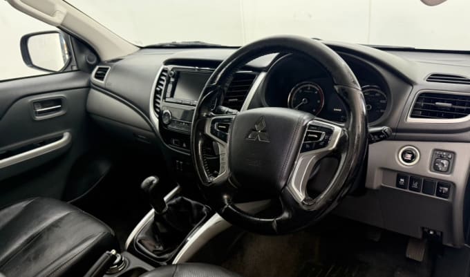 2025 Mitsubishi L200