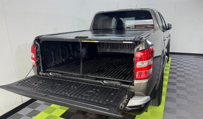 2025 Mitsubishi L200