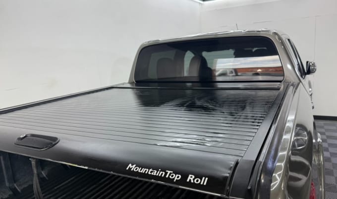 2025 Mitsubishi L200