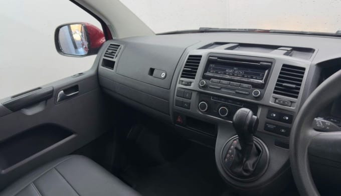 2025 Volkswagen Transporter Shuttle