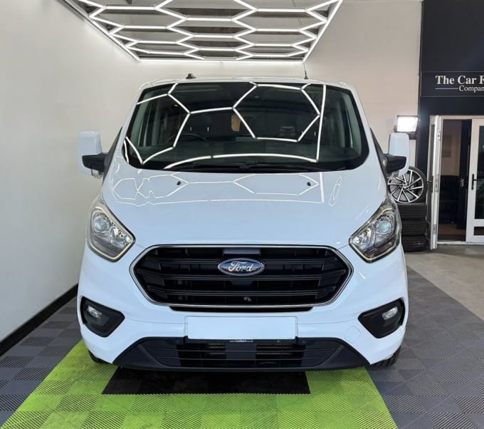 2025 Ford Transit Custom
