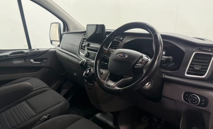 2025 Ford Transit Custom