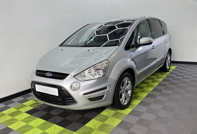 2025 Ford S-max