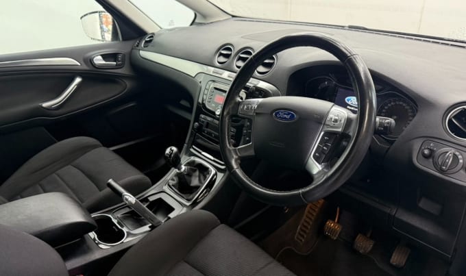 2025 Ford S-max