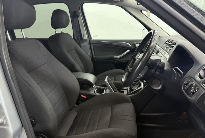 2025 Ford S-max
